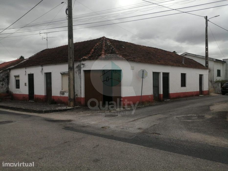 Moradia Isolada T4 em Gouxaria - Alcanena