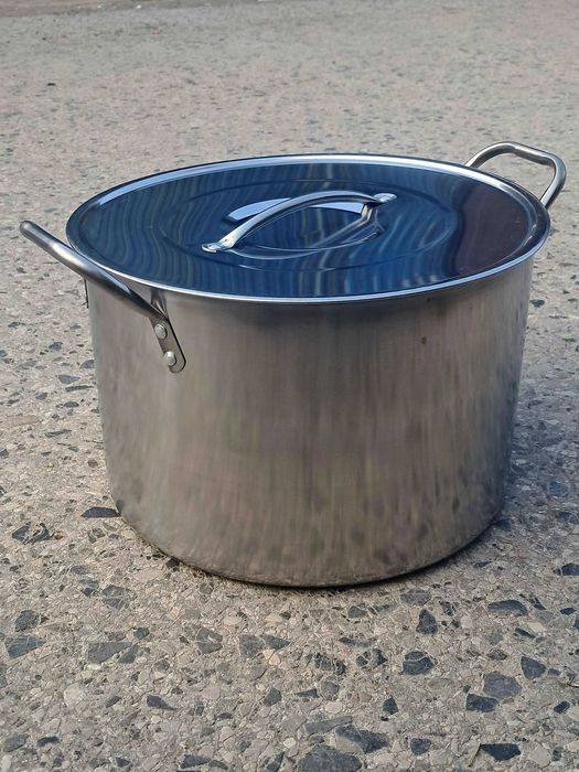 GARNEK stalowy z pokrywką duży pojemność 10 litrów średnica 25cm w21cm