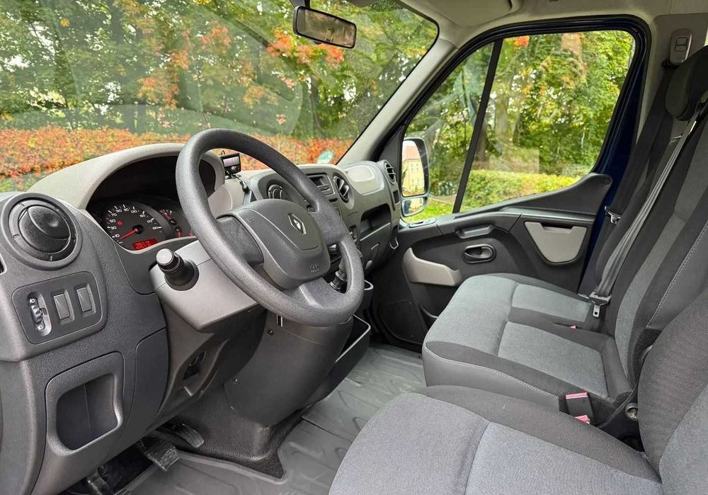 На продаж Renault Master