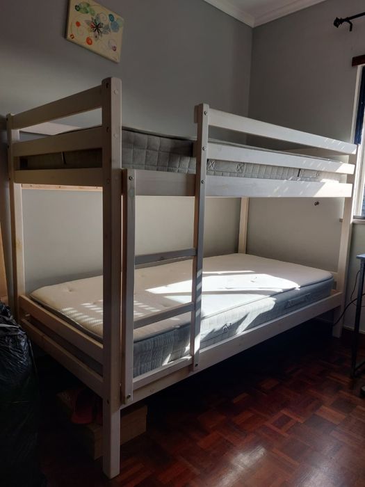 Beliche pouco usado c/colchões 205x100