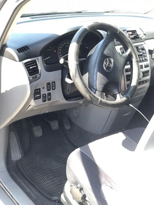Toyota Avensis Verso
