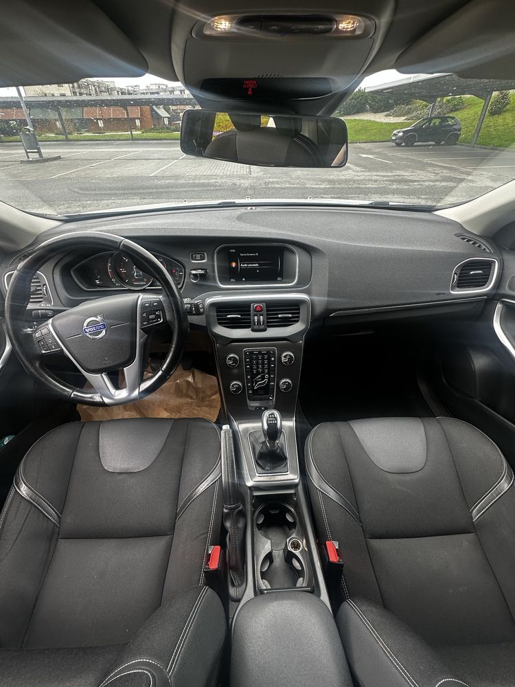 Volvo v40 D4 excelente estado