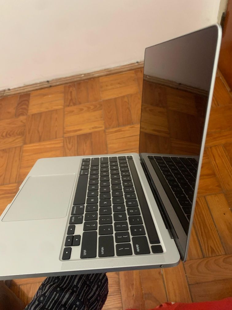 MacBook PRO M1 13 202/