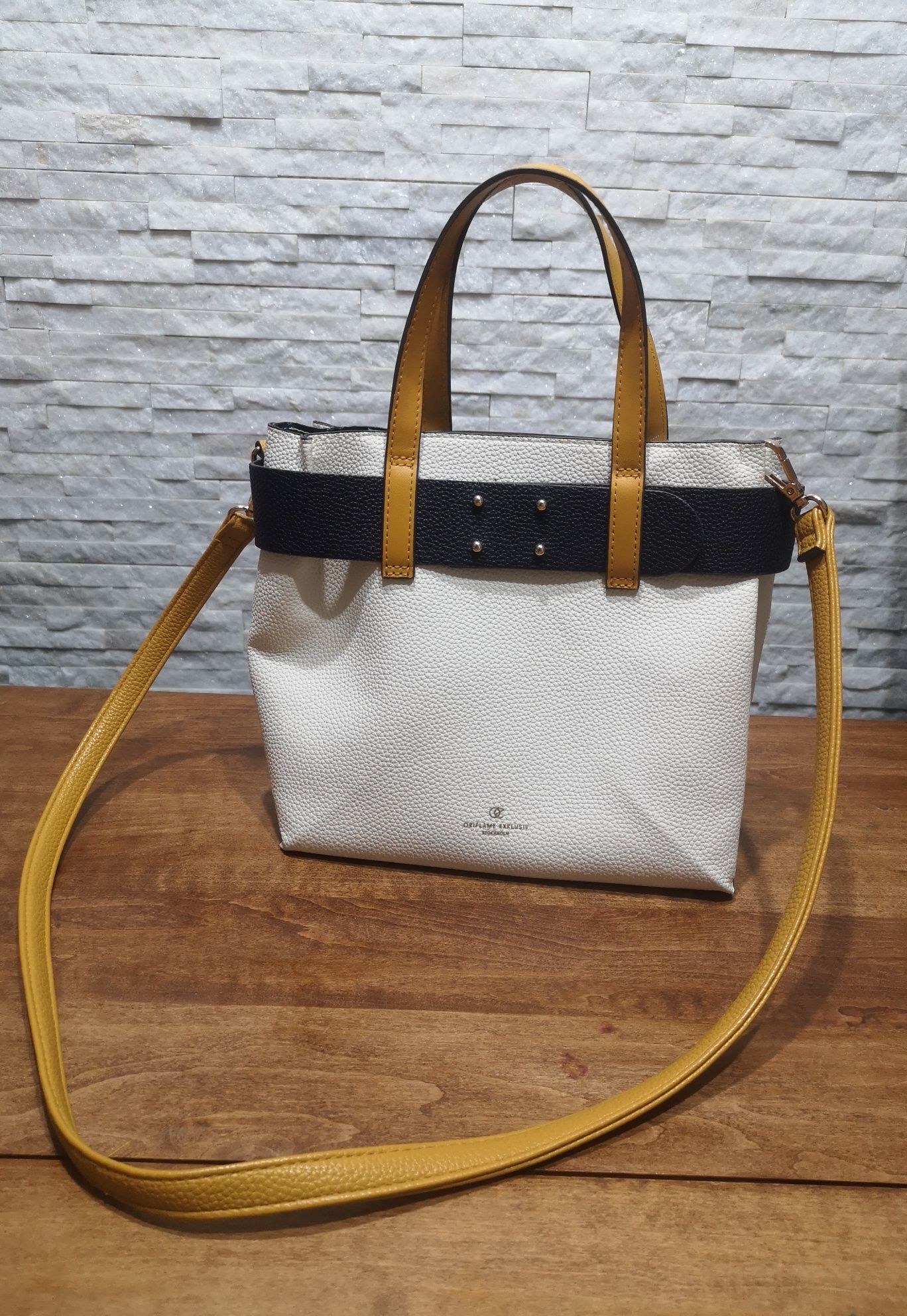 Torebka listonoszka crossbody marki Oriflame