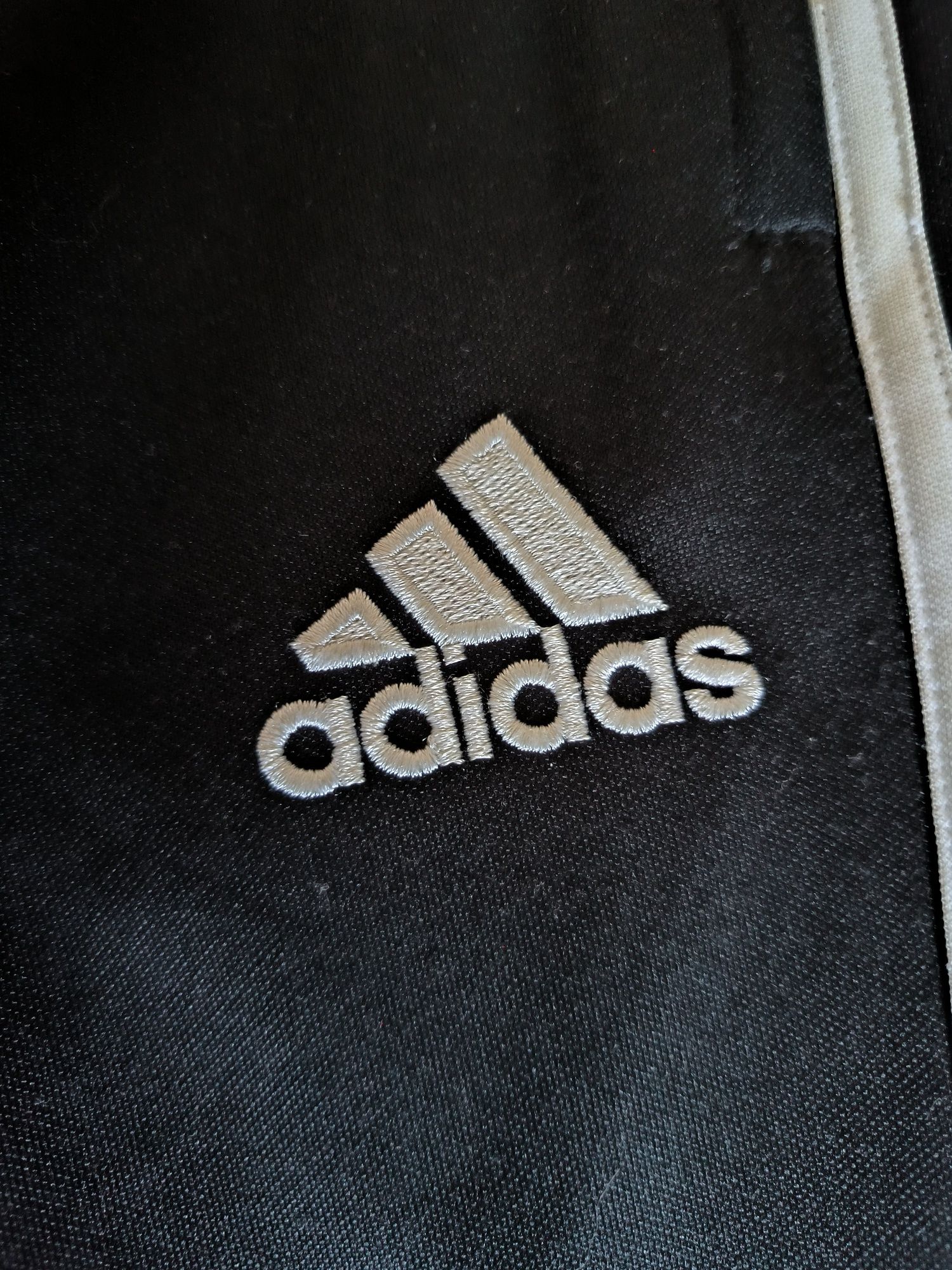 Спортивні штани adidas Розмір S ( в дуже гарному стані)