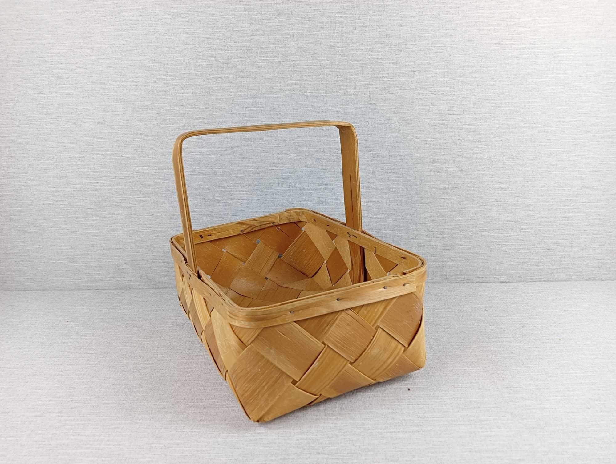 Drewniany, pleciony koszyk z jedną rączką Retro Vintage