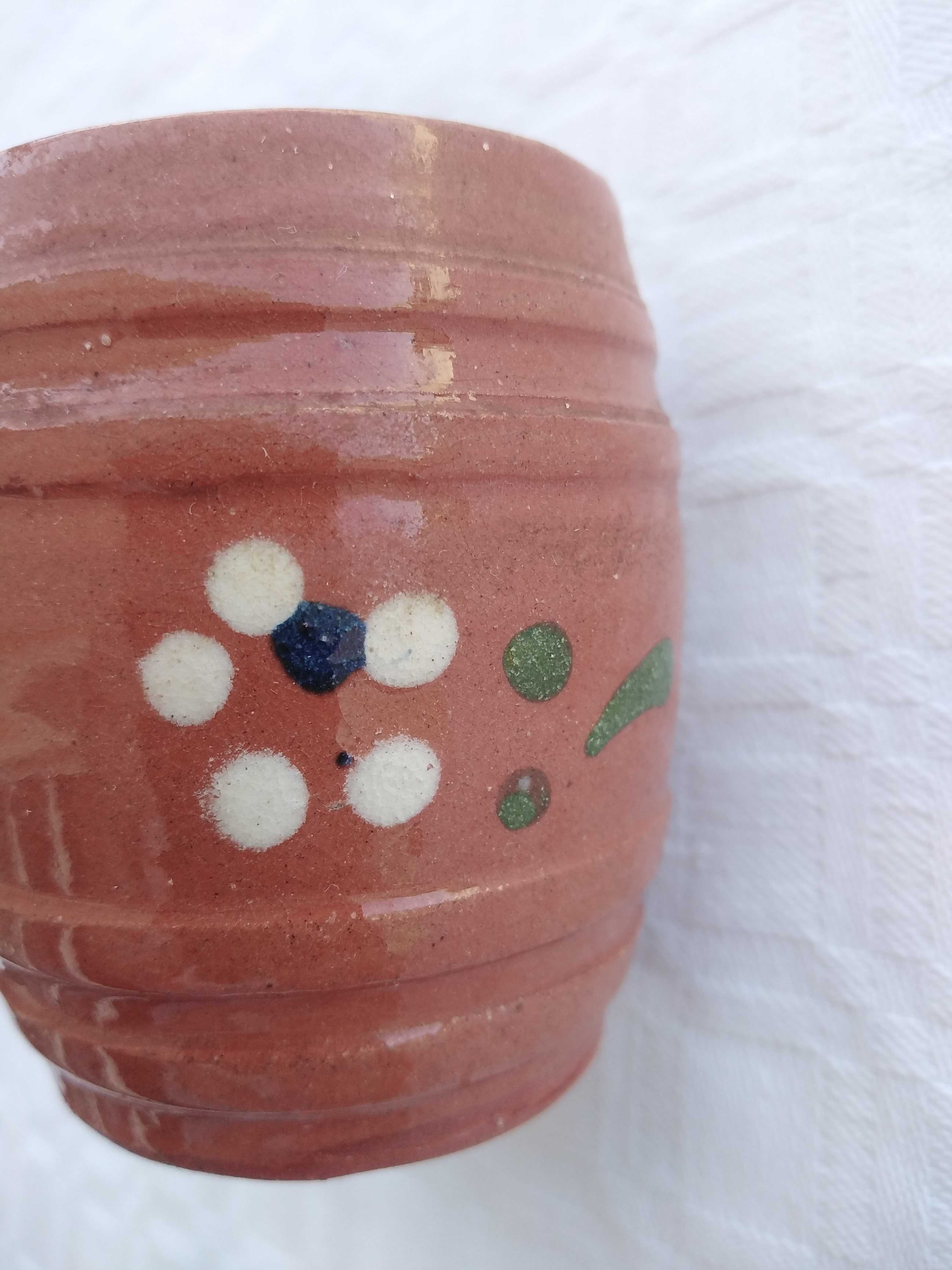 Pequena Caneca de Barro