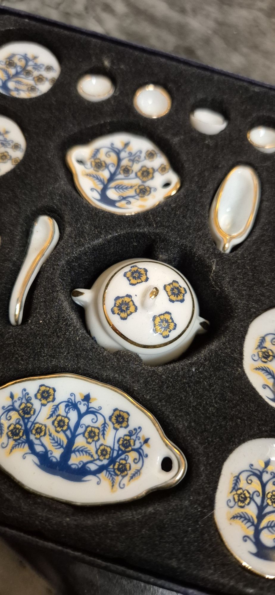 Serviço jantar miniatura porcelana dourada bonecas