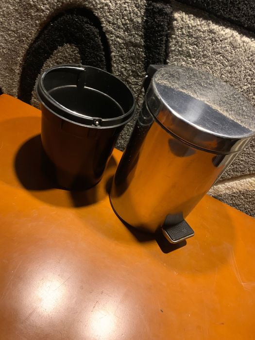 Pojemnik na śmieci do biura