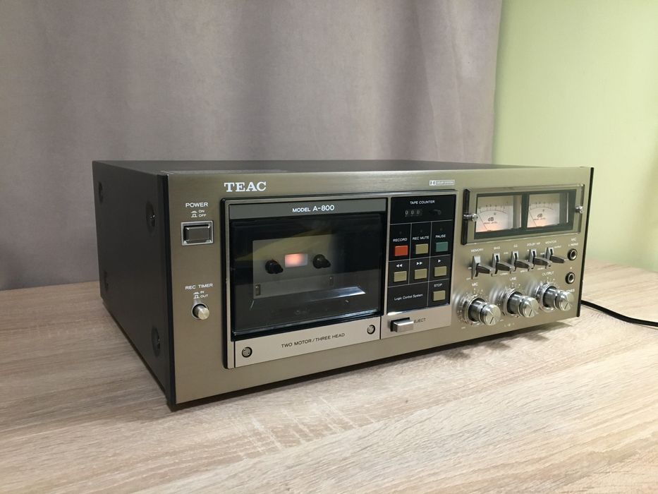 TEAC -800 кассетная дека.