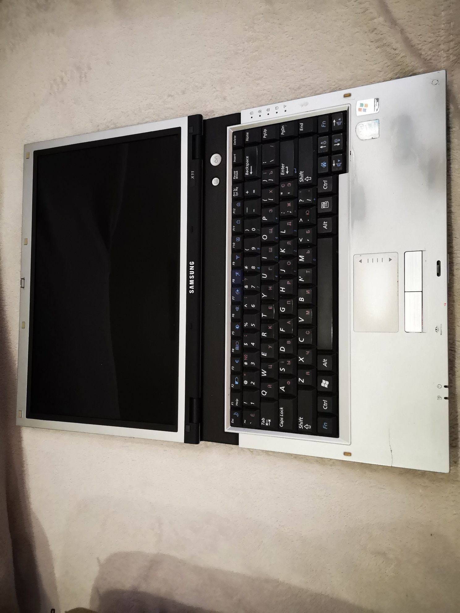Ноутбук SAMSUNG X11