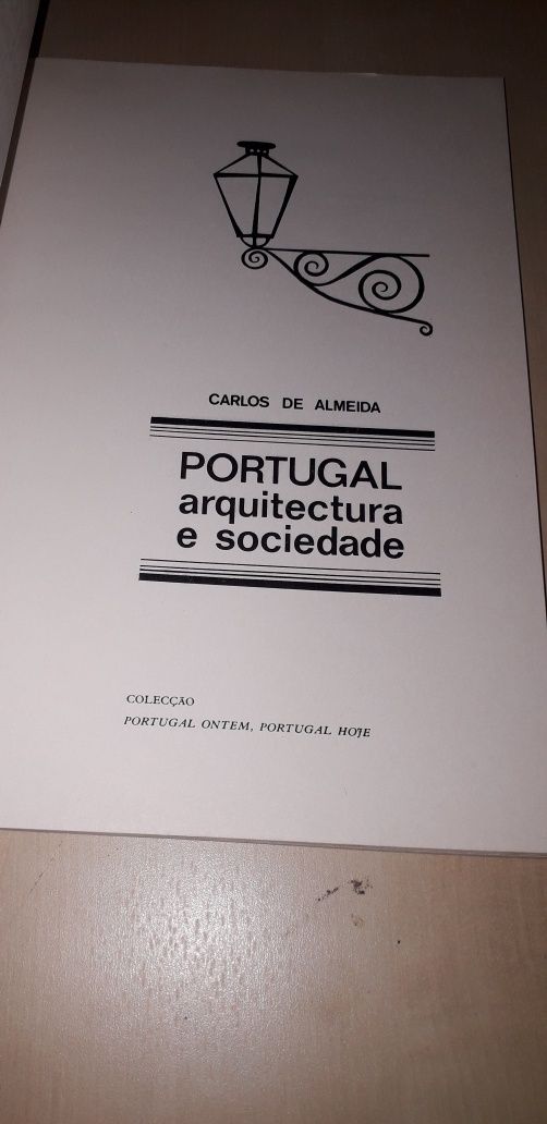 Portugal, Arquitectura e Sociedade - Carlos de Almeida (1978)