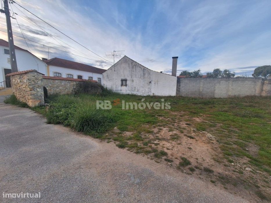 Terreno Urbano e Terreno Rústico - Outeiro Grande, Torres Novas