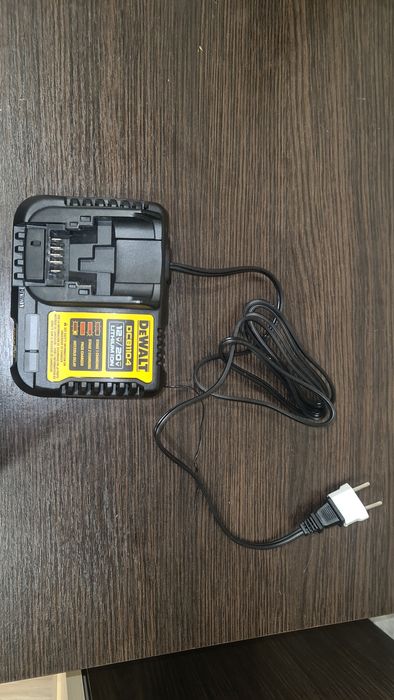 DeWalt 1104 зарядка 220 в.