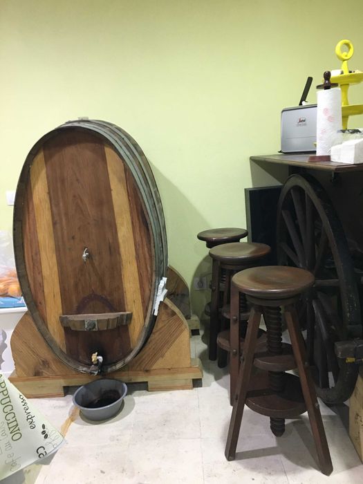 Carroça Bar + 3 bancos altos