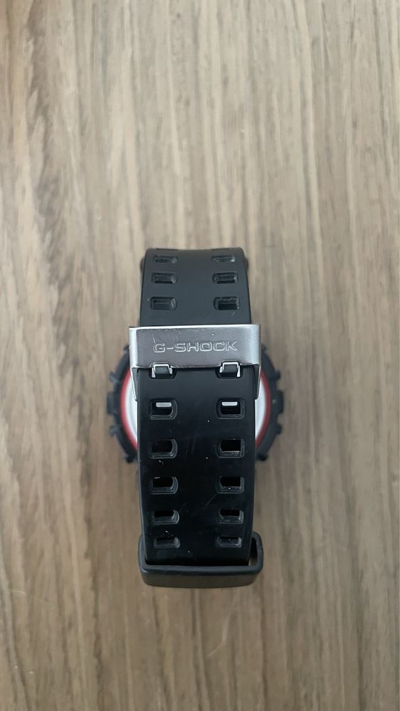 Zegarek G-Shock Casio WR20BAR GA-100-1A4ER  Red Giant