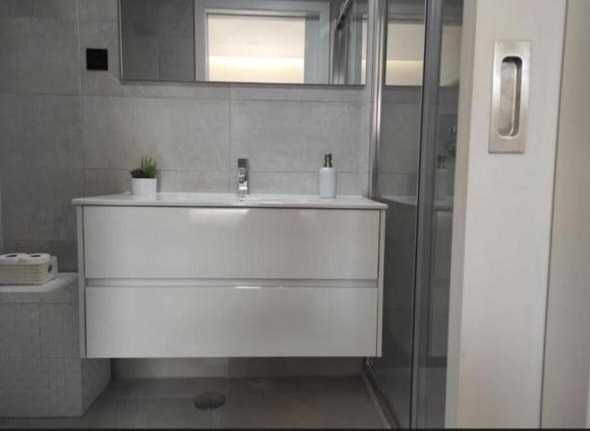 Ótimo Quarto Preferencialmente p/Estudante ( Terraço/Cobertura )