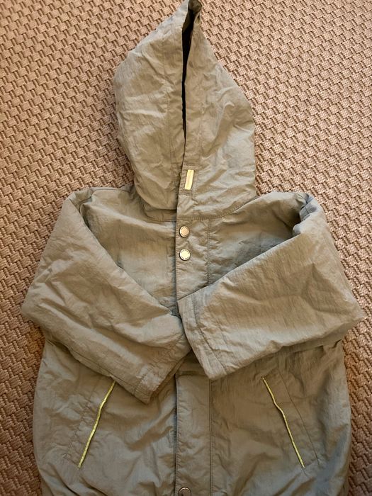 Casaco Zara _ verde_ feito de plastico