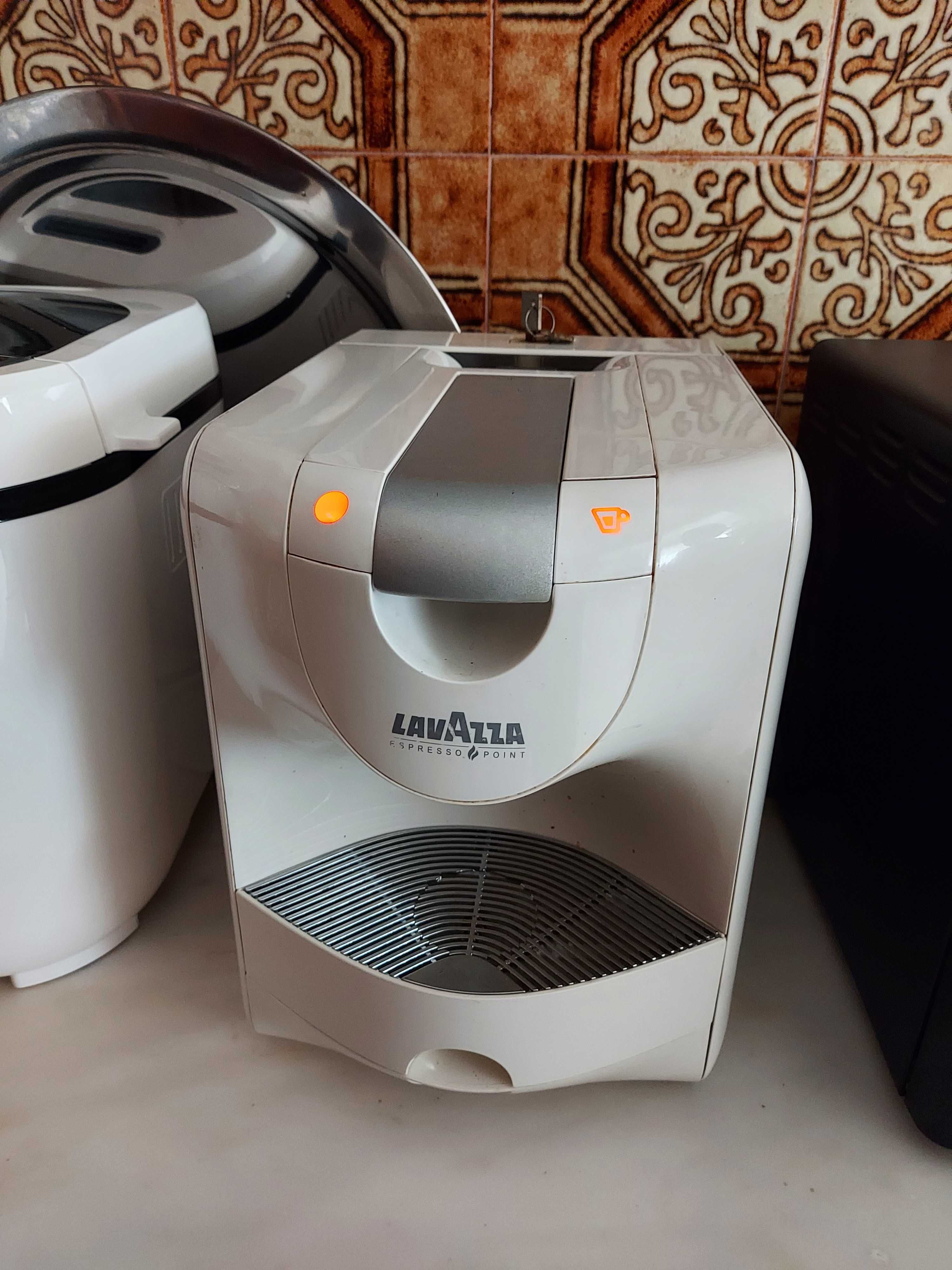 Maquina de café da marca Lavazza