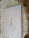 Laptop Toshiba biały