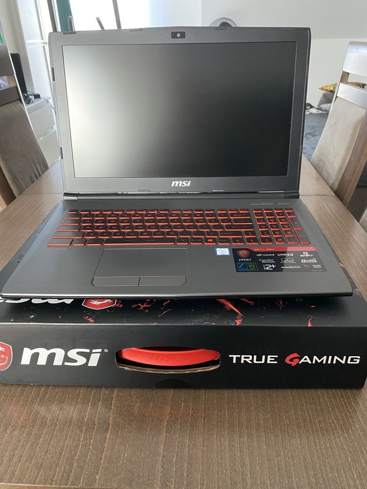 Laptom MSI GV62 7RC