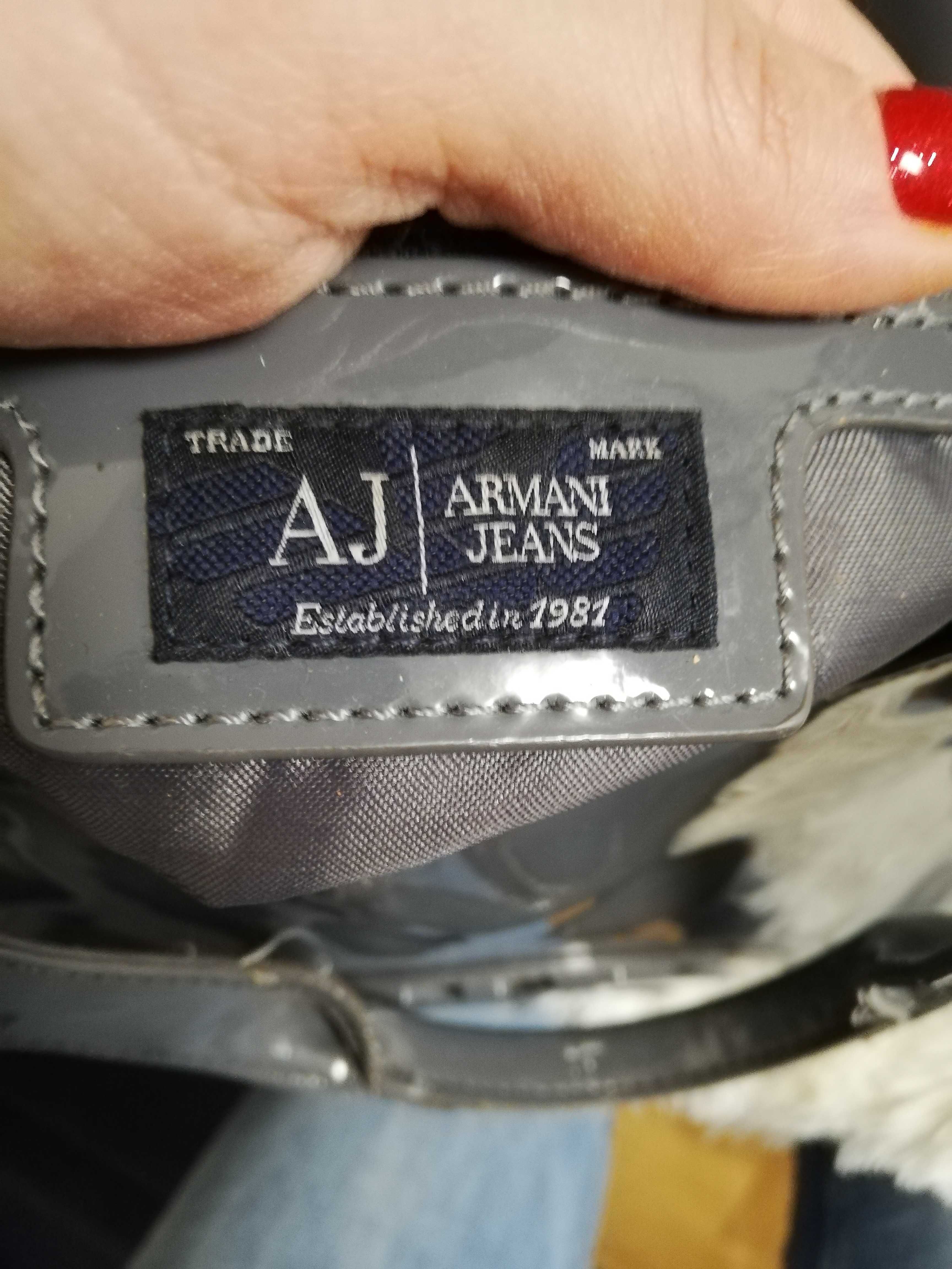 torebka AJ Armani Jeans lakierowana szara
