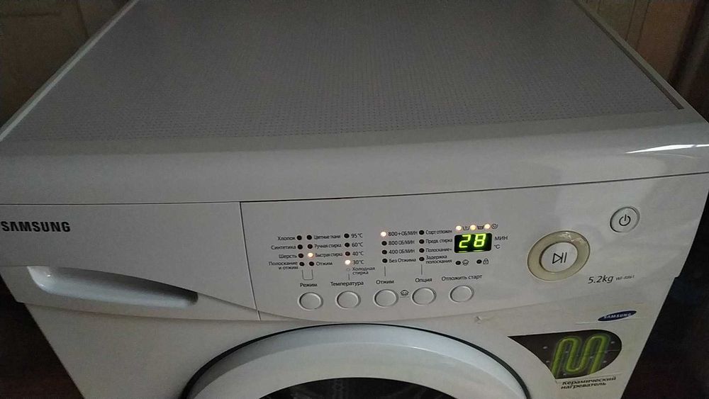 Пральна машина Samsung гарна та працююча .