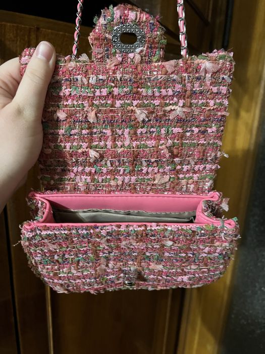 Маленька сумочка з регульованим ремінцем