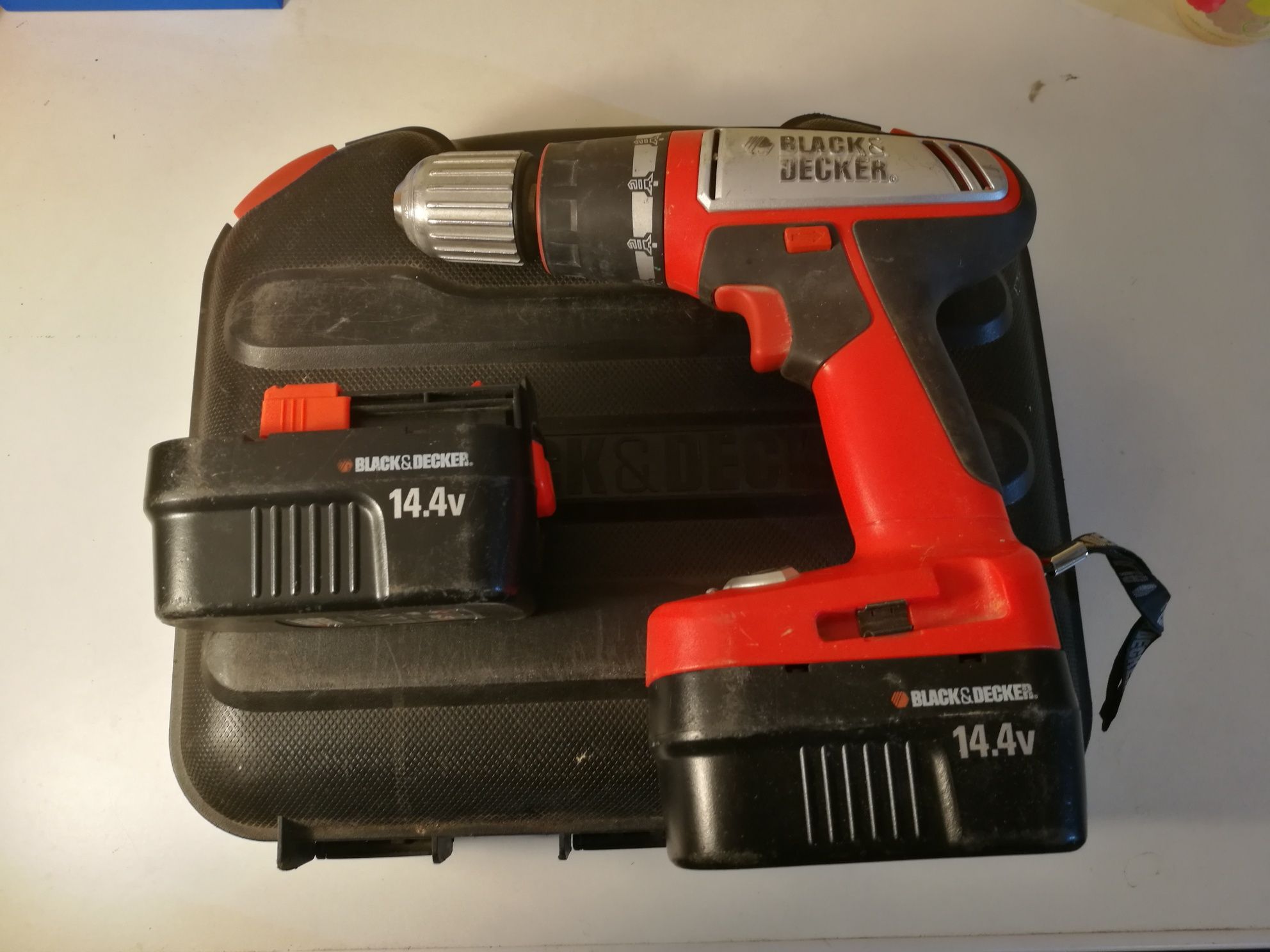 Wkrętarka z udarem Black & Decker 2 akumulatory