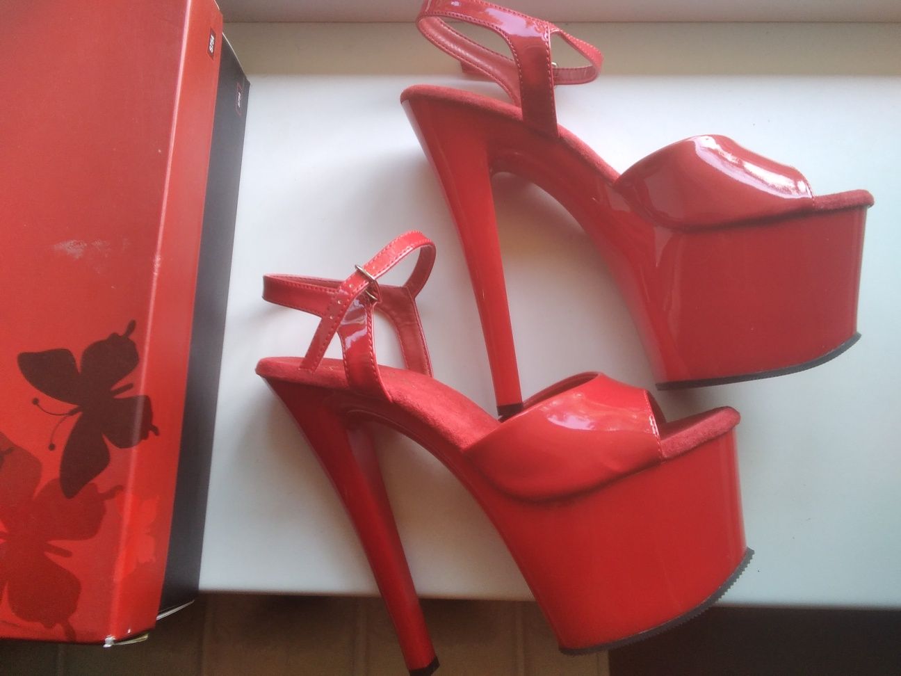 Стрипы Pleaser новые, 38 размер, ,,двойка''