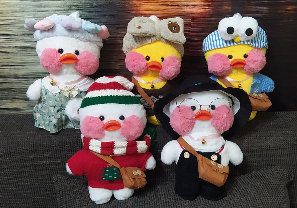 Плюшевая утка Lalafanfan 30 см.