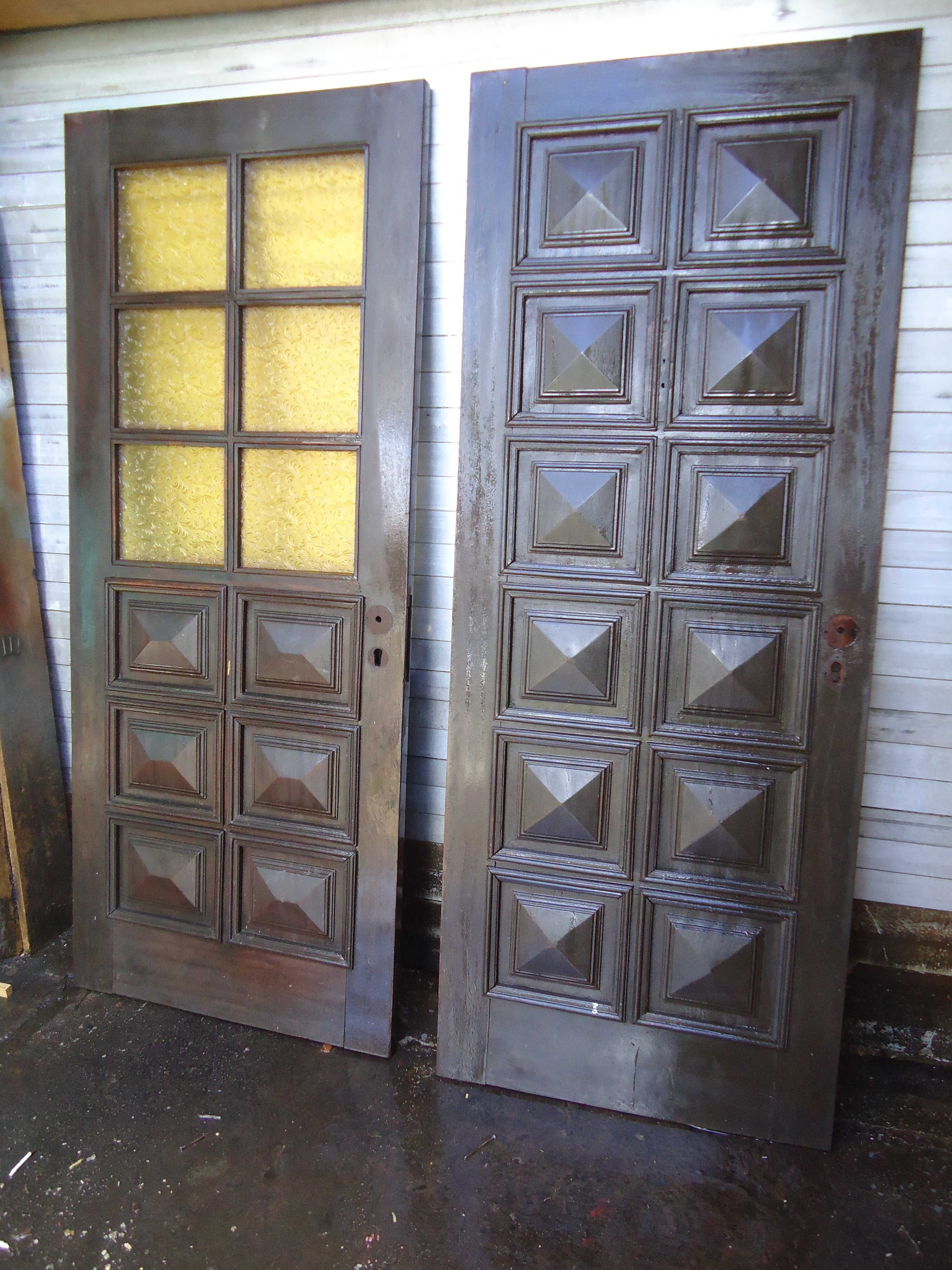 Portas  e janelas em madeira estrangeira