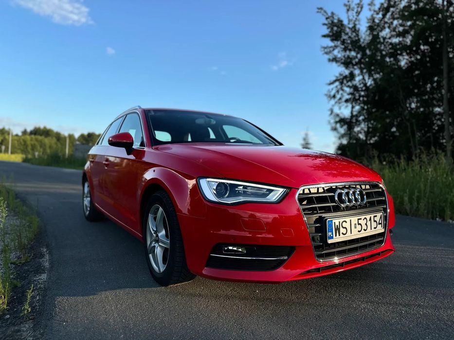 Audi A3 Sportback Niski przebieg, Czujniki parkowania P+T, BiXenon, 5 Drzwi