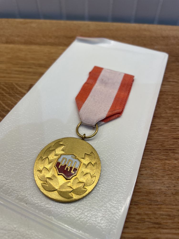 Zasłużony pracownik państwowy PRL medal