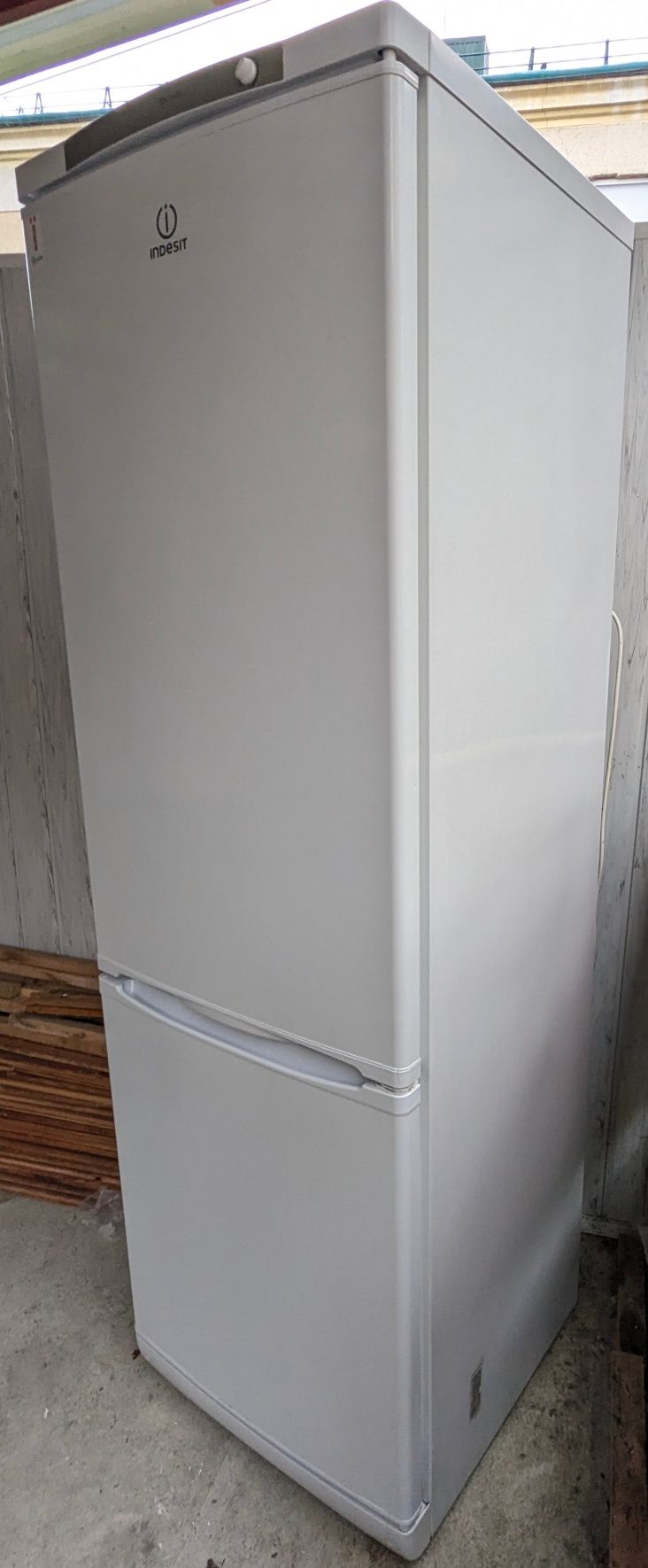 Холодильник Indesit NBS 18AA