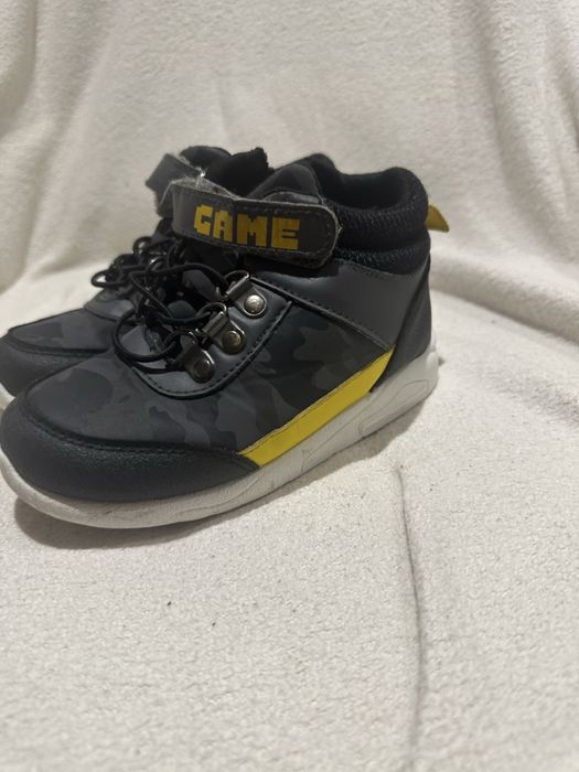 Хайтопи LC Waikiki, високі кеди на хлопчика.