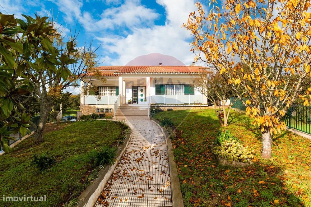 Moradia T4 para venda