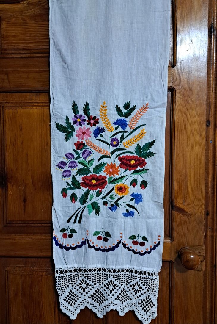Старовинний вишитий рушник