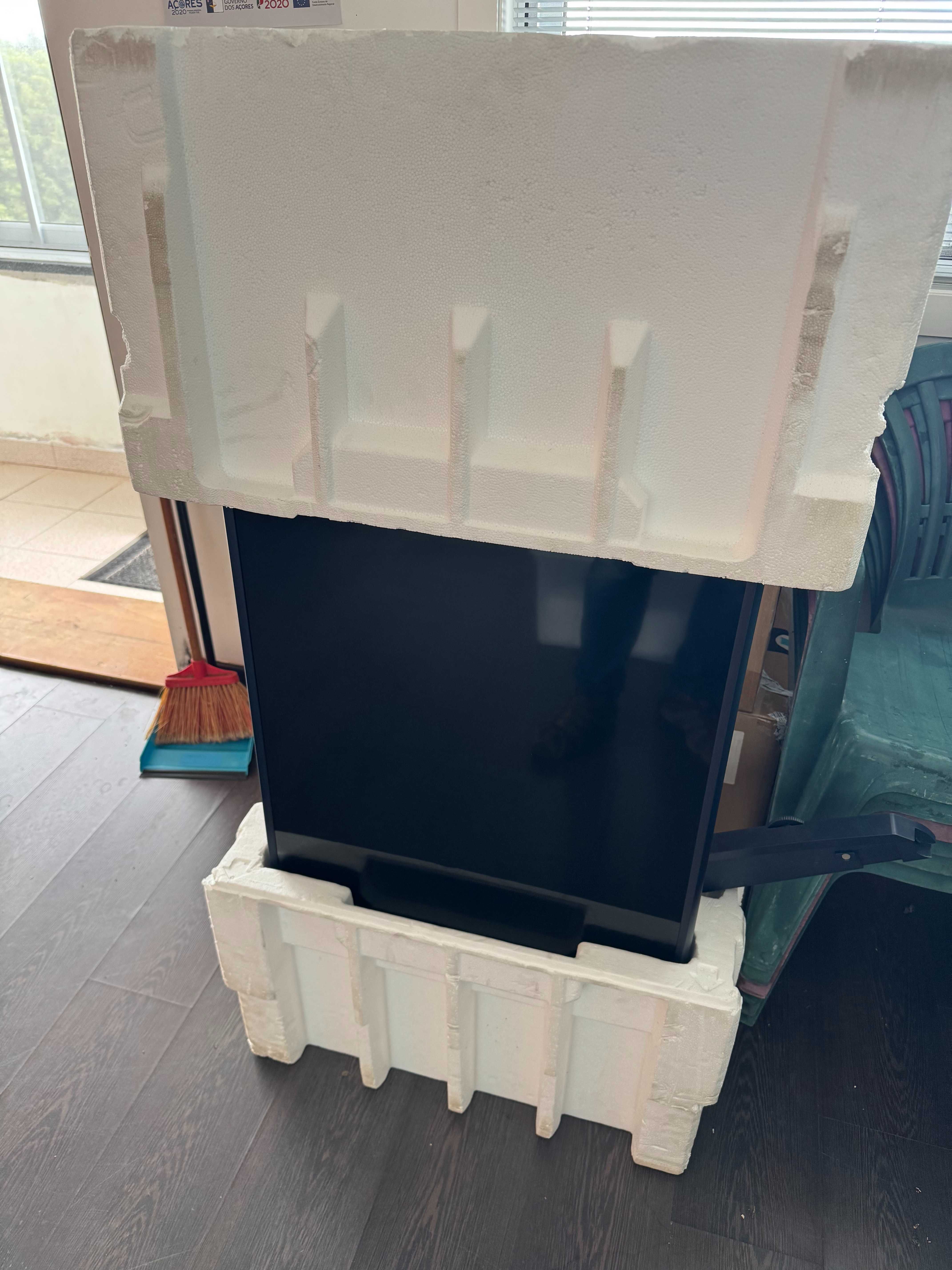 Samsung The Sero 4K Smart TV 43"