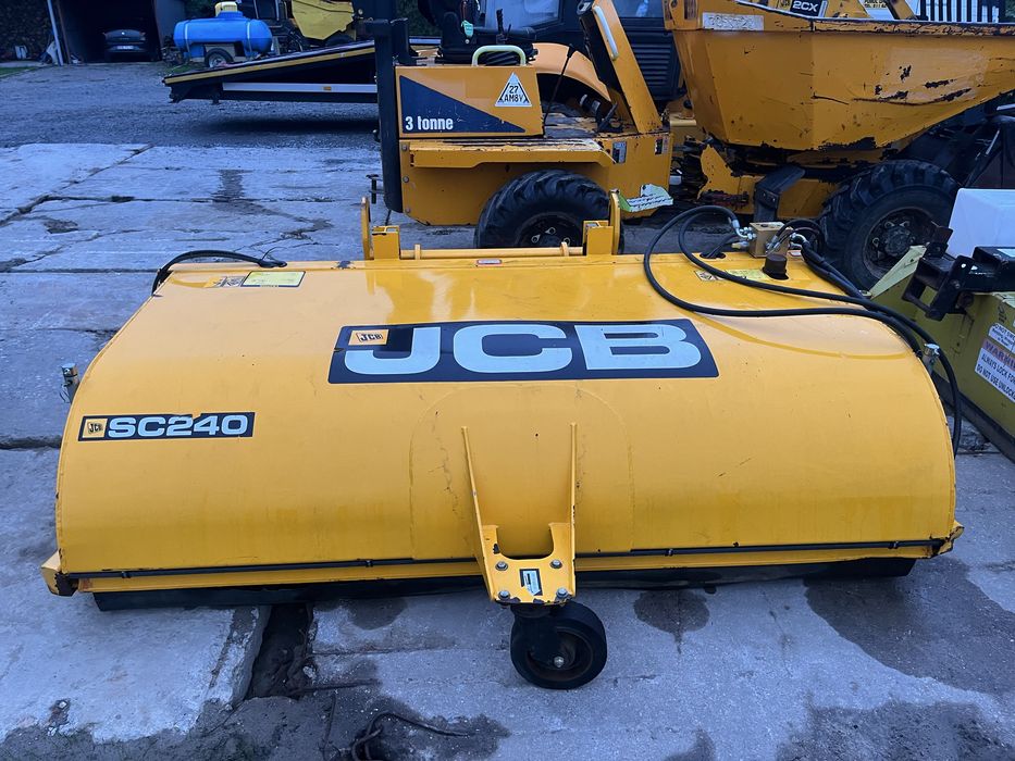 Zamiatarka JCB SC 240 sc240 rok 2019 szczotka Q-fit do ladowarki
