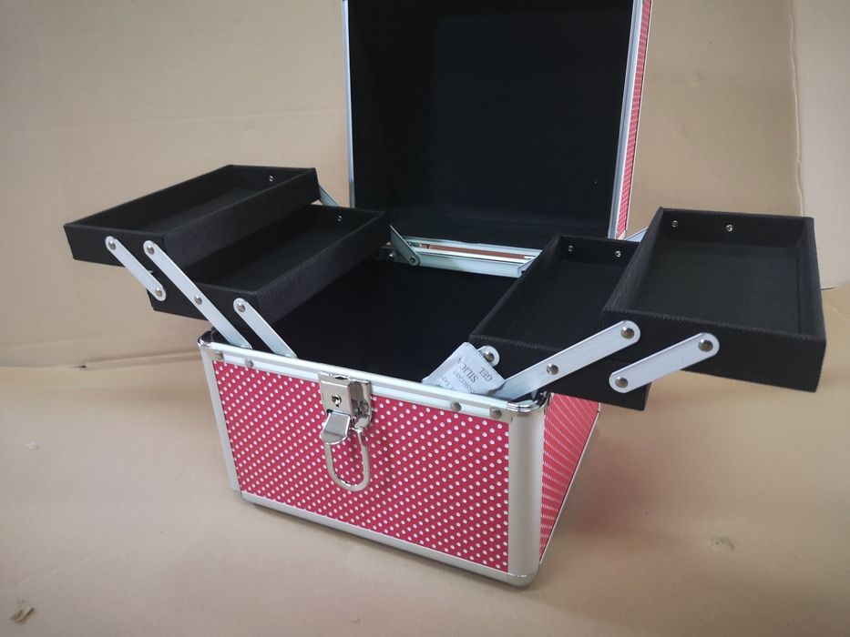 Kuferek kosmetyczny fryzjerski kosmetyczka