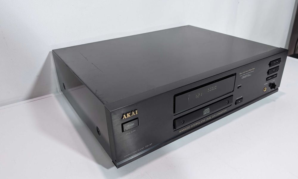 Програвач CD дисків Akai CD-37, ЦАП PCM67P/18 біт/збірка Японія