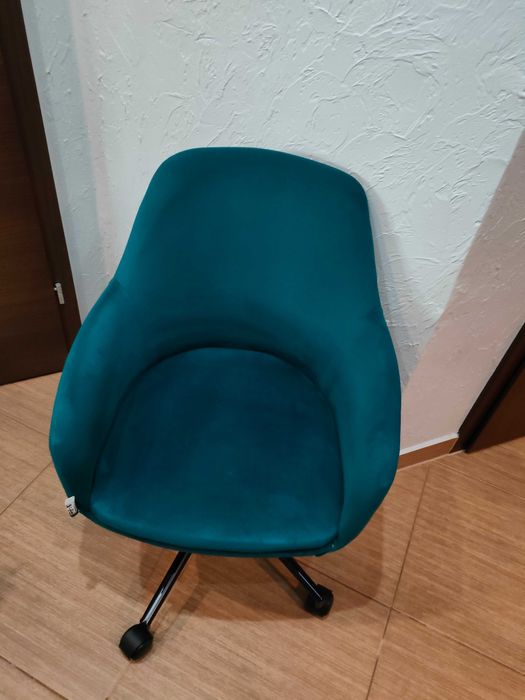 fotel obrotowy welurowy
