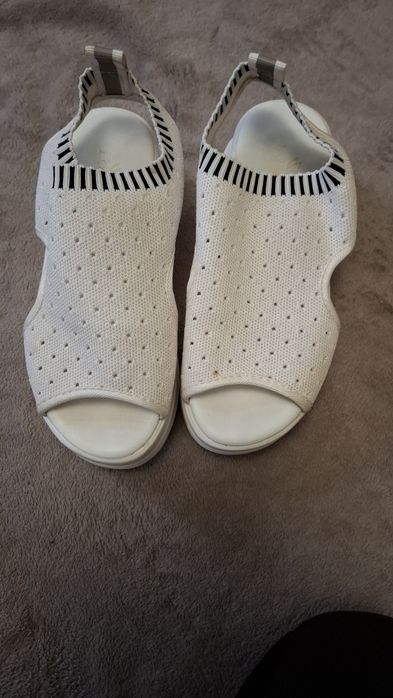 Жіночі сандалі на підвищеній платформі