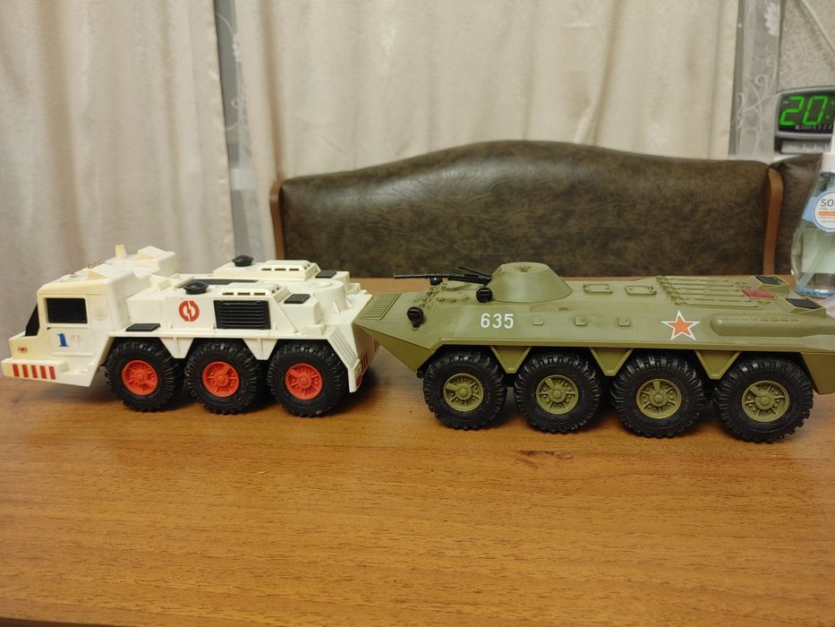 Игрушка вездеход гном 1, бтр ссср