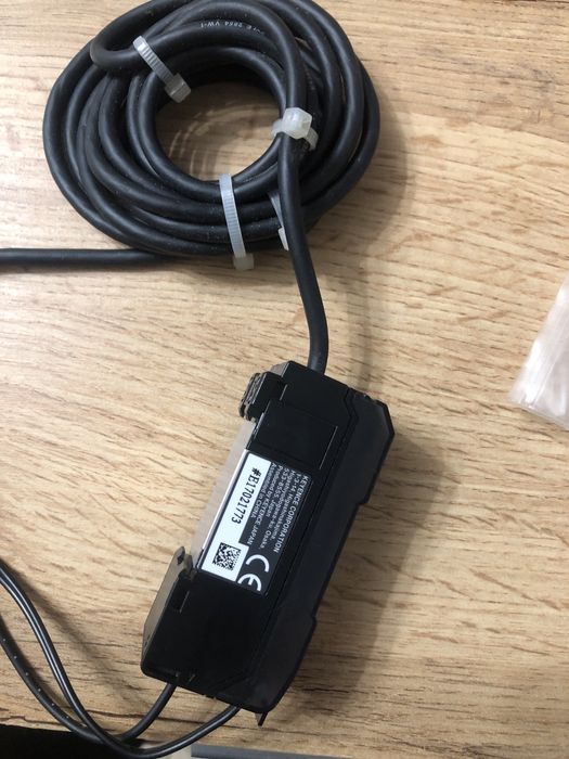 Nowy wzmacniacz Keyence CZ-V21AP – oryginalny, nowy