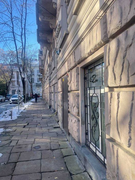 Оренда приміщення на вул. Новаківського