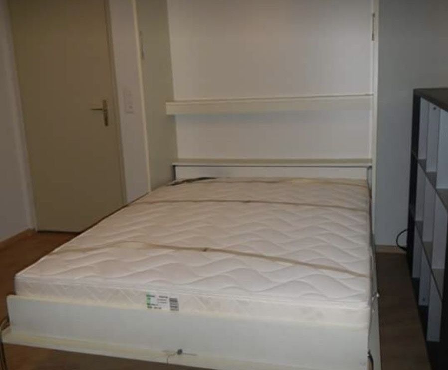 Movel com cama rebativel escondida