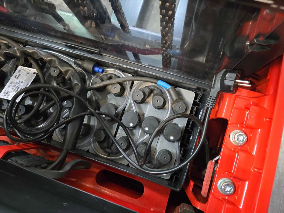 Штабелер самохідний Linde 1.4 тонни, підйом 4,352 метра 2021 рік