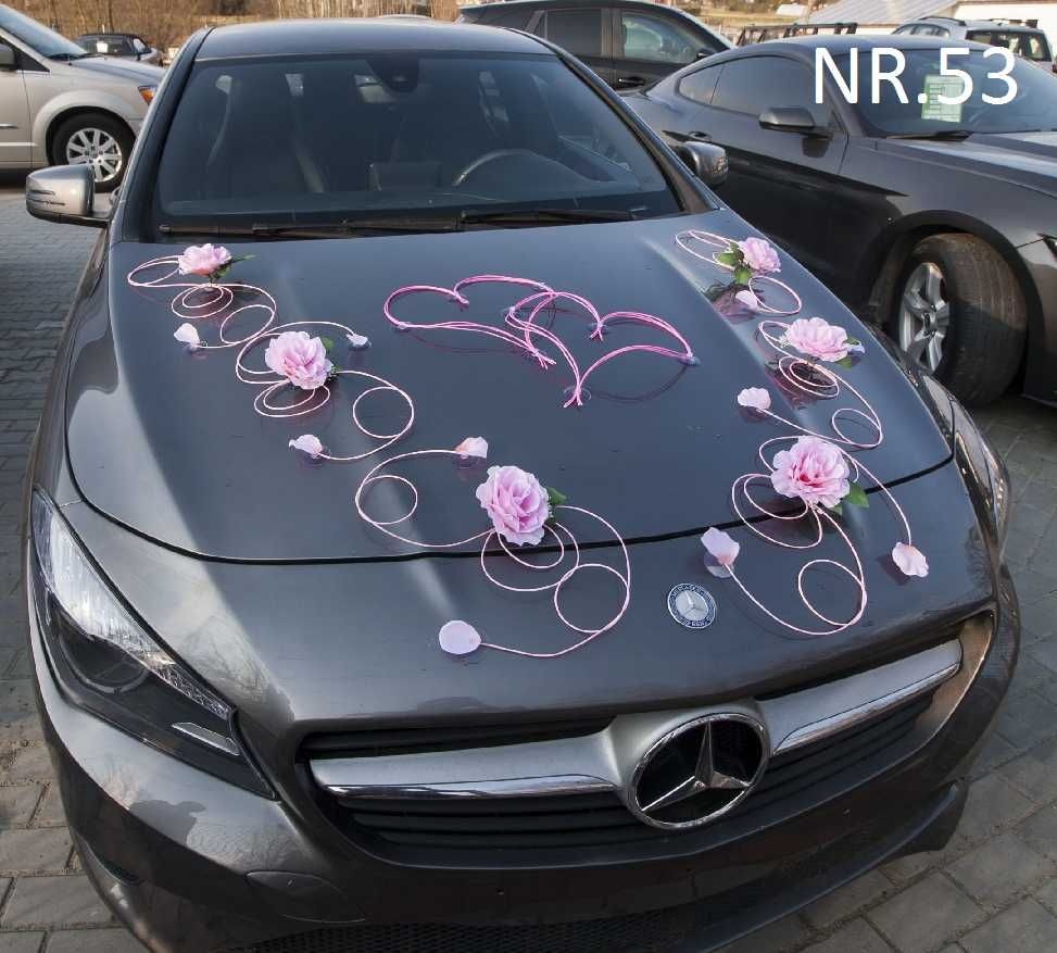 Dekoracja różowa w pudrowym różu na samochód do ślubu nr 053